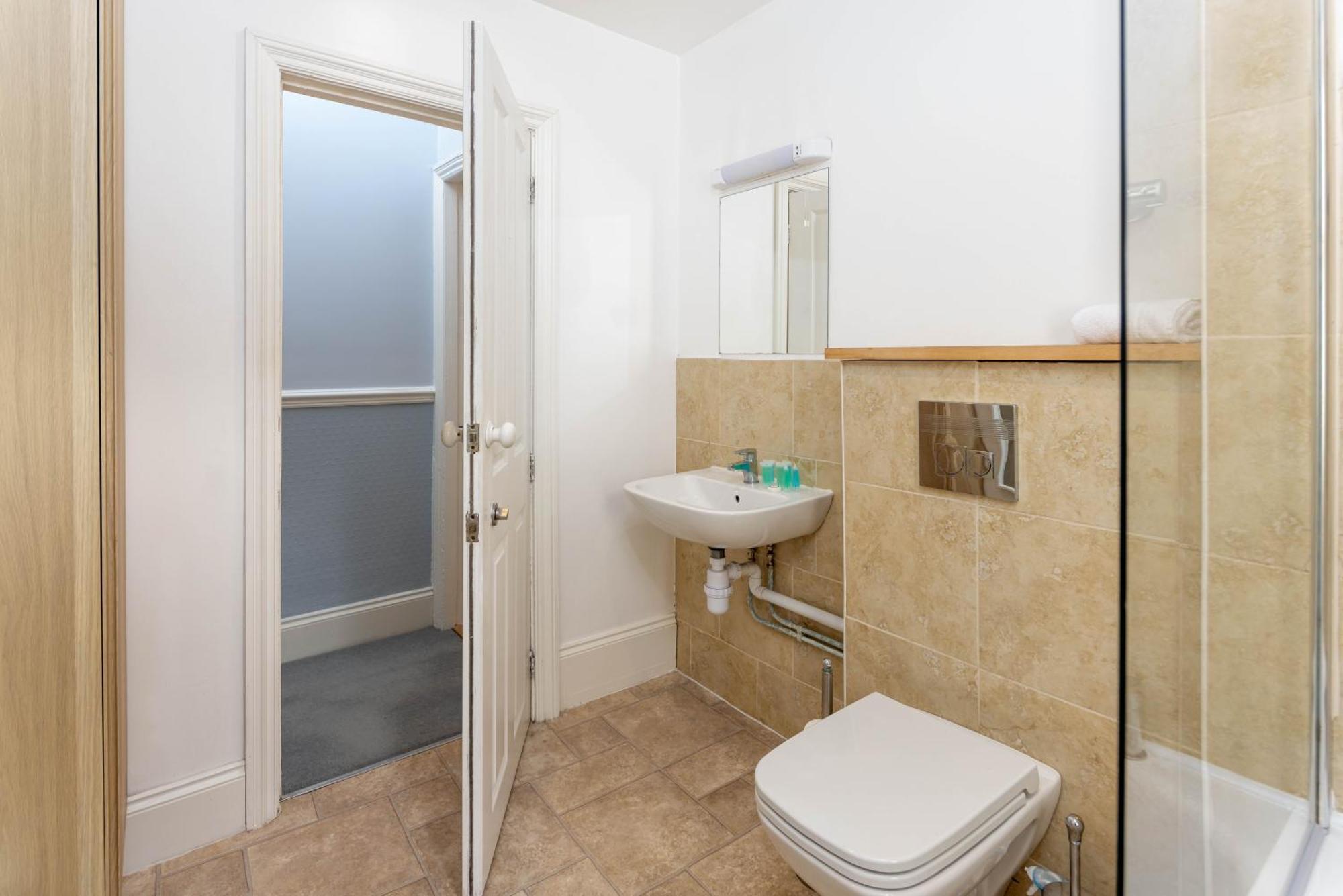 Air Host & Stay - Rockfield House - Sleeps 8 Liverpool Dış mekan fotoğraf